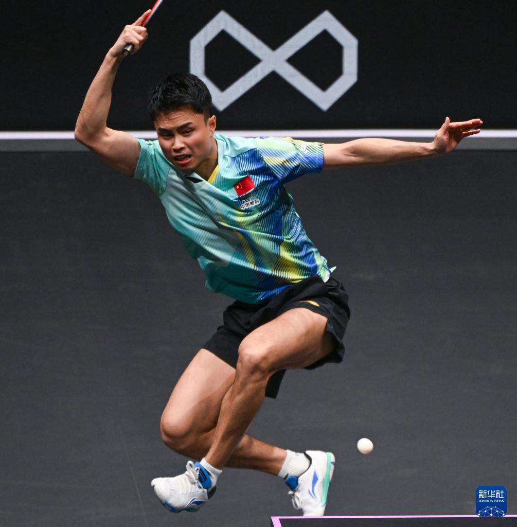 乒乓球——WTT重庆冠军赛：周启豪胜黄友政 晋级男单16强