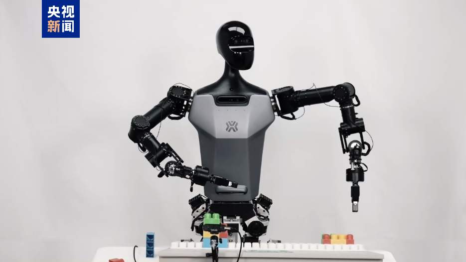 “一脑多机”通用具身智能平台“慧思开物”发布