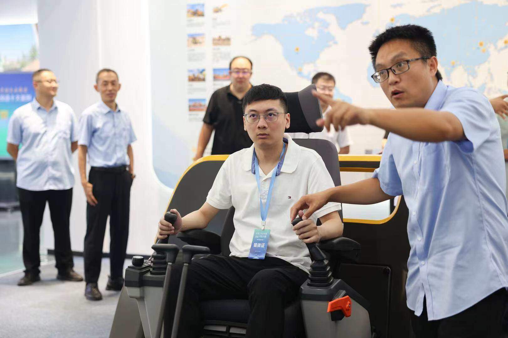 开局之年看中国·解码“产业大脑”丨当一台挖掘机学会“治未病”