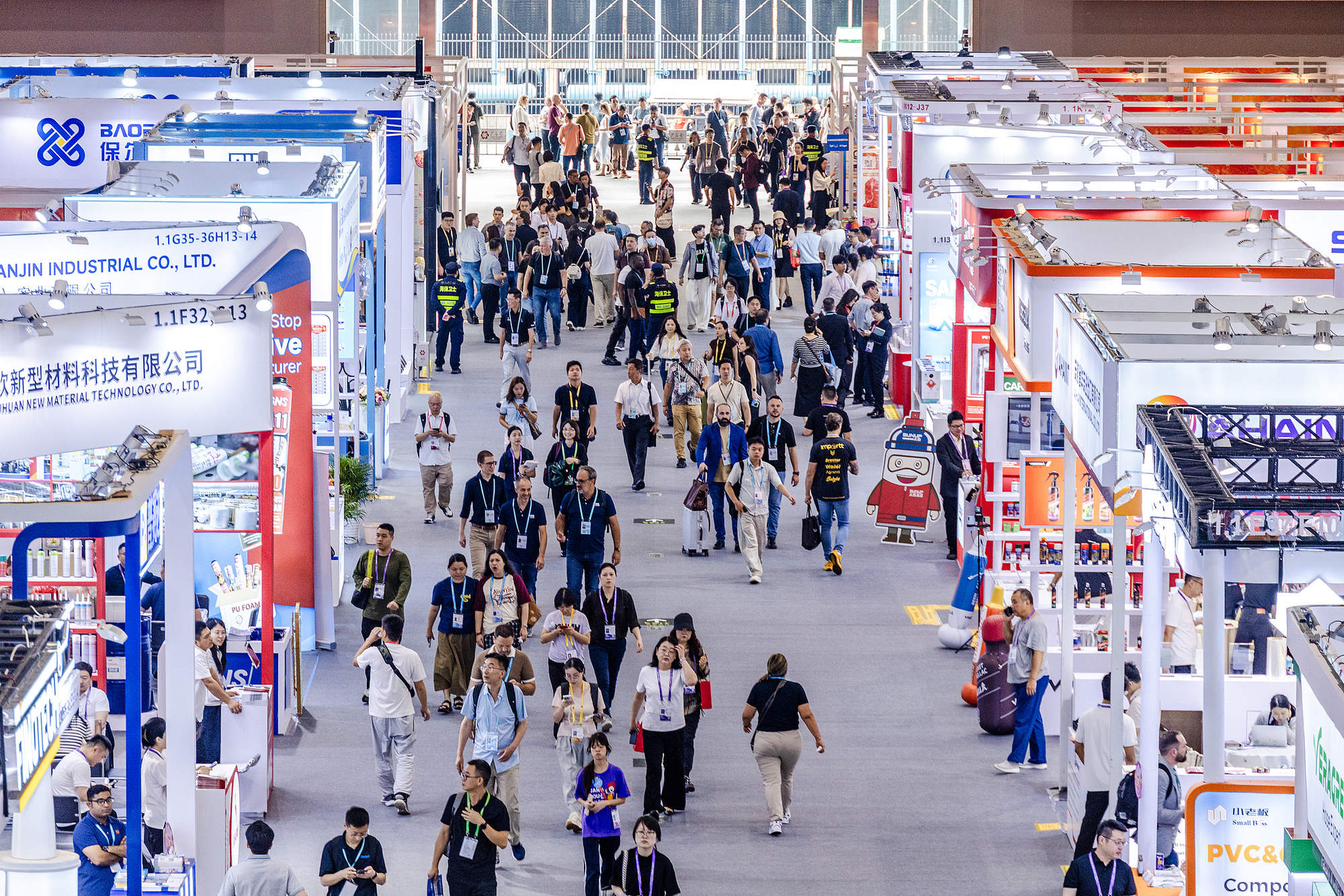 晶采观察丨从“卖全球”到“买全球” 两大展会彰显中国扩大开放决心