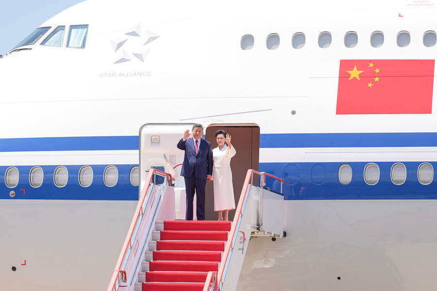 习近平抵达平壤开始对朝鲜进行国事访问