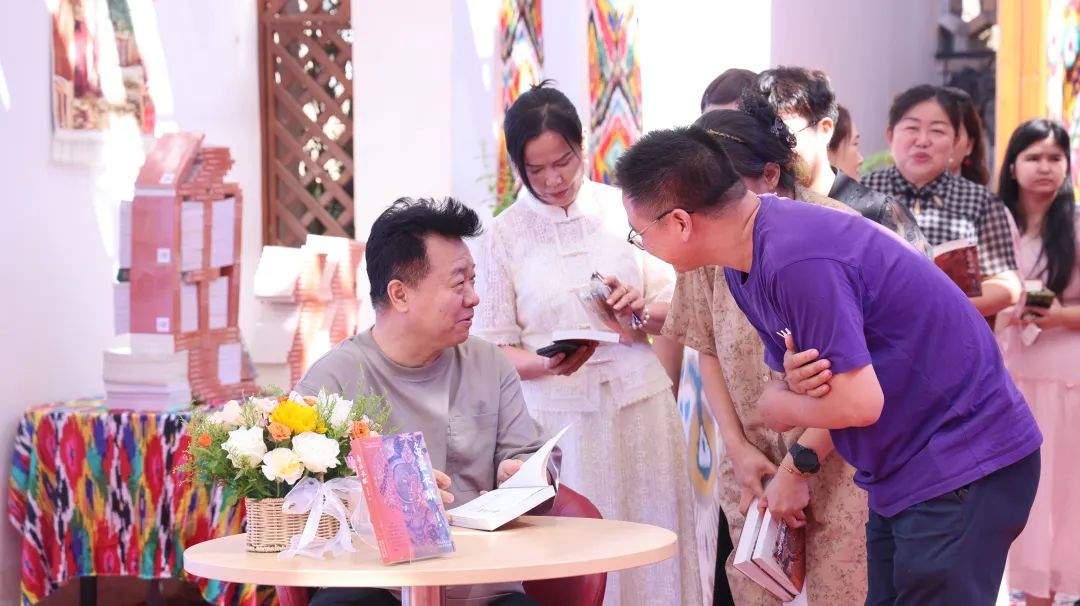 著名作家邱华栋《龟兹长歌》读者见面会暨同名有声小说首播仪式在库车市举办