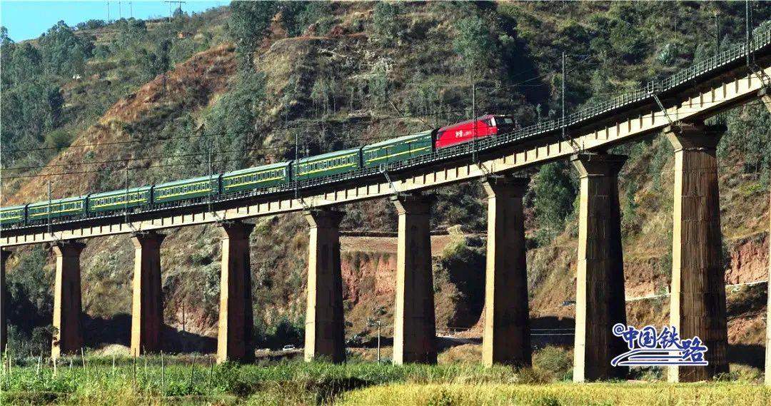 龙年大吉!“龙”字号车站送上祝福