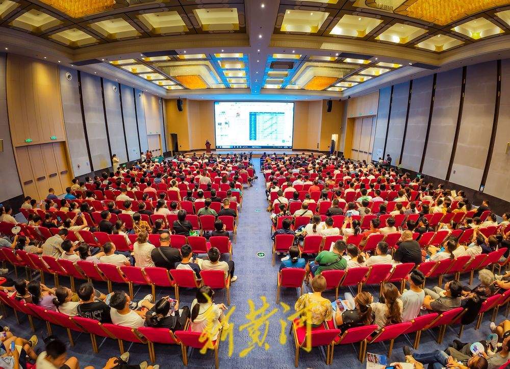 现场直击 第九届中考志愿填报服务会火热开启