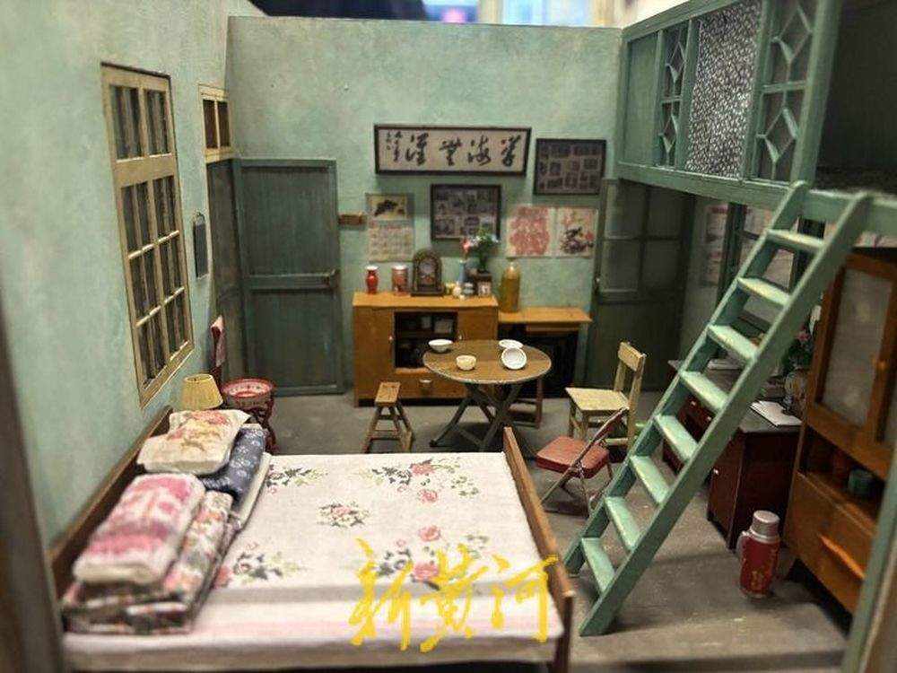 济南手艺人微缩复原《小巷人家》：屋子有200多个零件，最小的仅1厘米