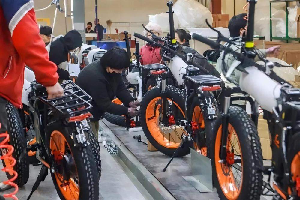 灯暖团圆夜,人间万里春——各地群众欢度元宵佳节