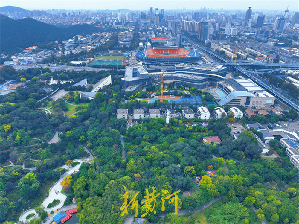 泉城公园进入最佳观赏季，空中俯瞰五彩斑斓处处皆景