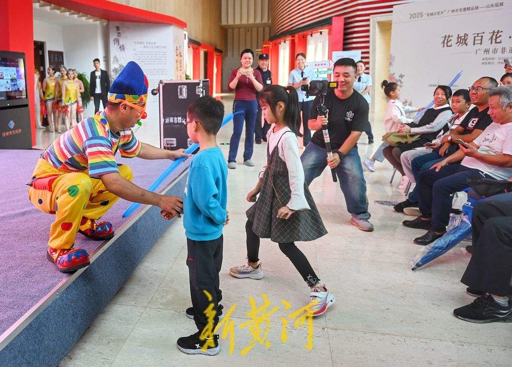 一年四季 泉在济南丨杂技展风采，欢乐过双节