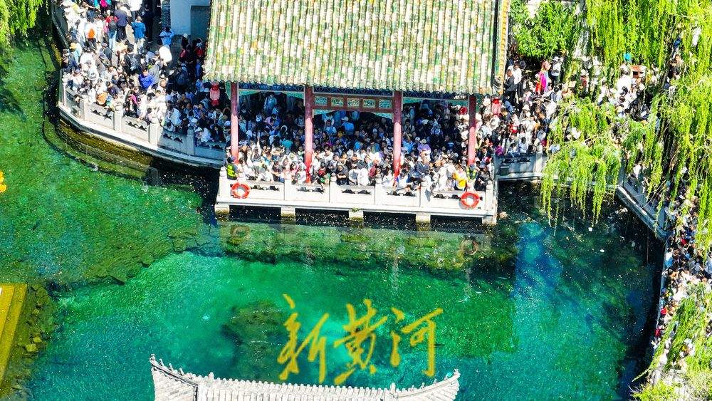 一年四季 泉在济南｜魅力满格人气爆棚，趵突泉景区实行单向通行