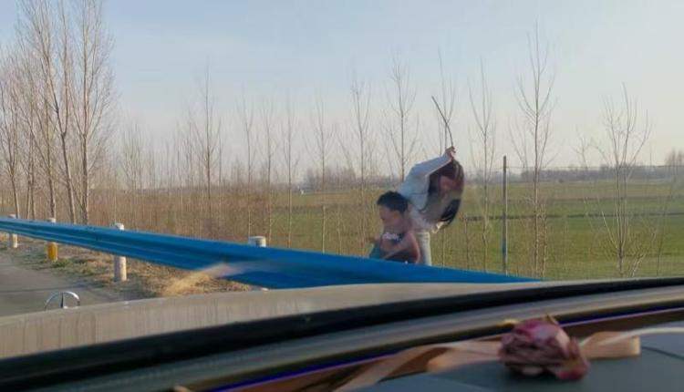 “认识到自己的错误！”在高速上被妈妈抽打的“小孩哥”发声，网友：童年完整了