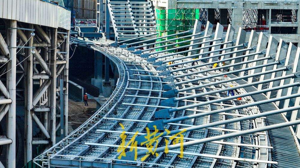 济南火车站北站房呈现雏形，新建站台与“老站”连通 