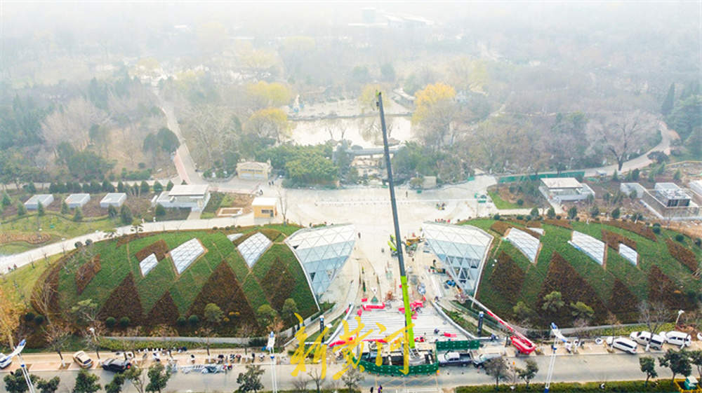 地铁4号线泉城公园站“挂牌”，出入口“披绿”融入公园景观