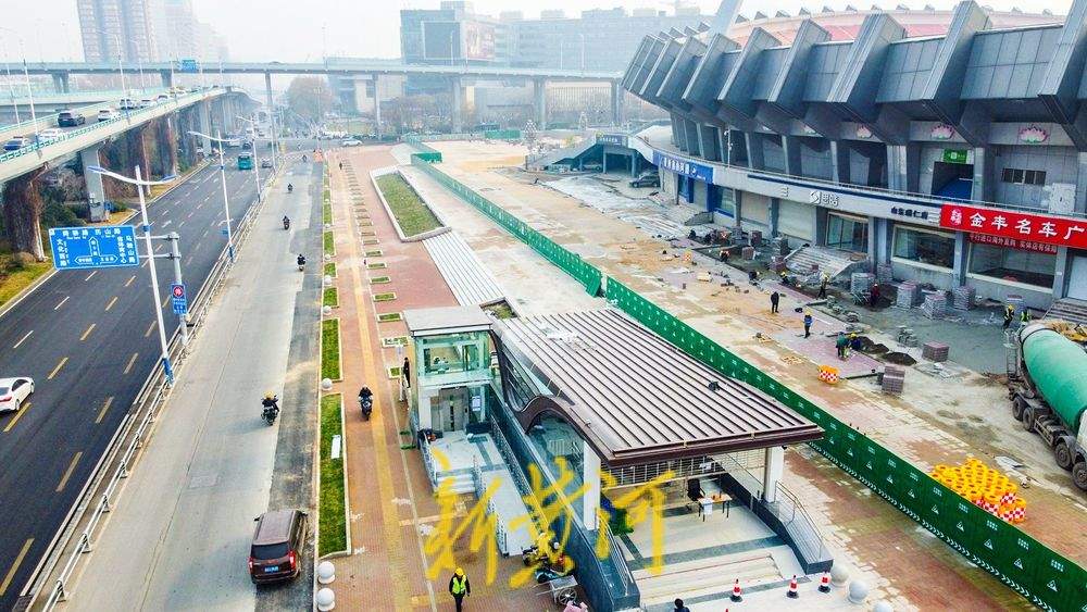 济南地铁4号线省体站点与地标同框亮相，周边道路有序恢复通行