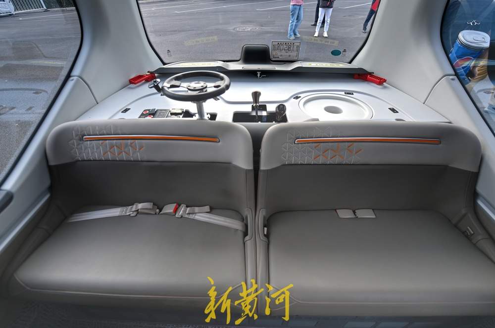 自主超车、自动避障 济南L4级自动驾驶公交车来了