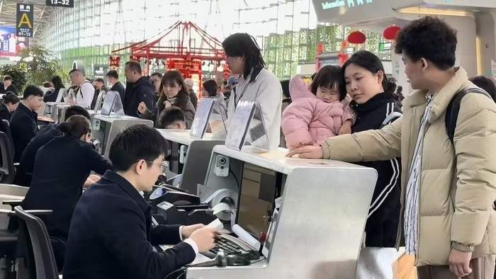 济南机场春节假期预计运送旅客53.7万人次，正月初七迎来客流高峰