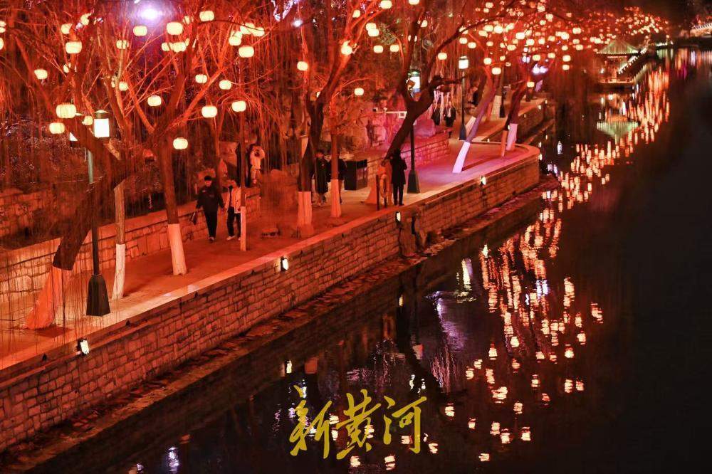 千盏“柿柿如意”灯 点亮济南护城河畔