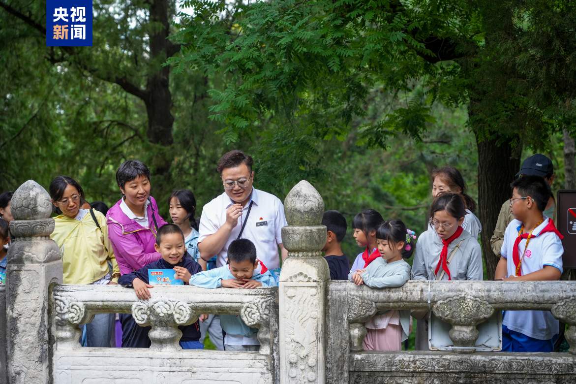 逛公园还能学知识！端午节次日北京市属公园单日接待游客超38万人次