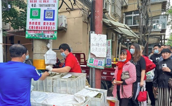 藏在老街巷的一缕粽香！市民不惜排队三小时购买