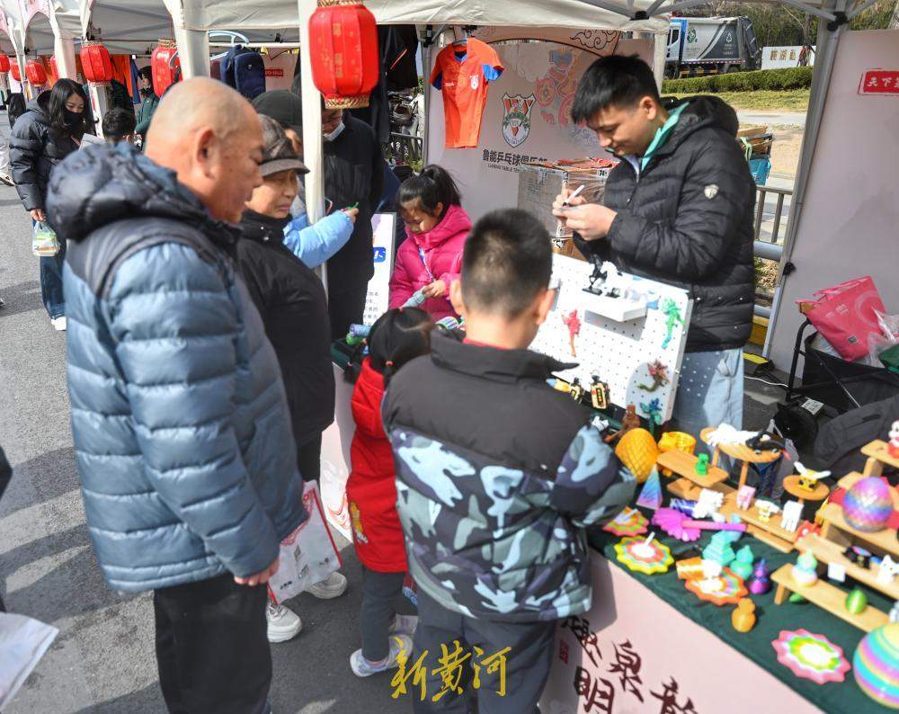 正月初一赶一场明湖市集，沉浸式触摸非遗里的中国年