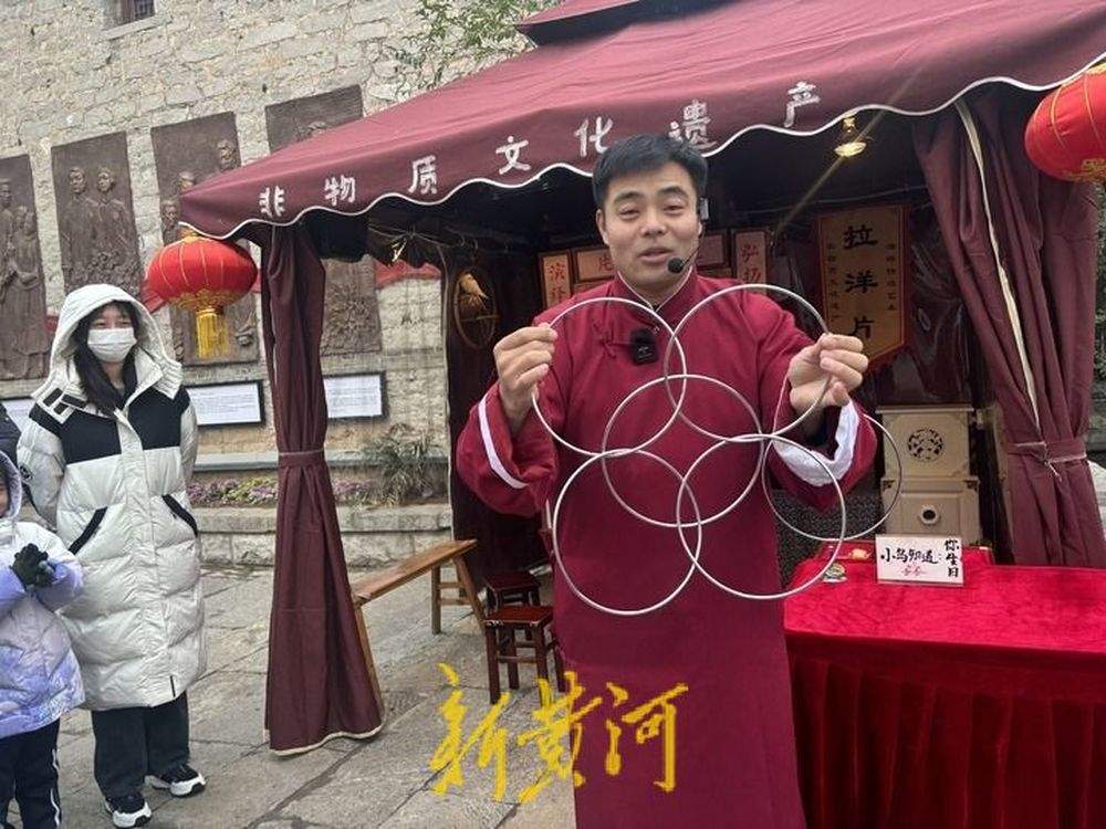 非遗里的春节｜小圆孔藏着大世界！德州非遗“拉洋片”亮相大明湖