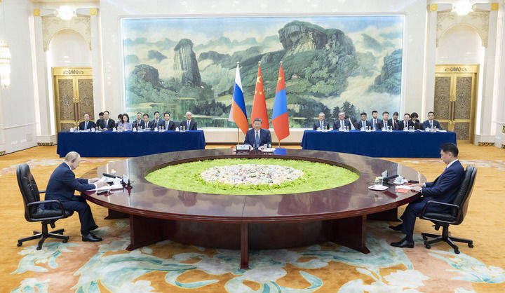 习近平主持中俄蒙元首第七次会晤
