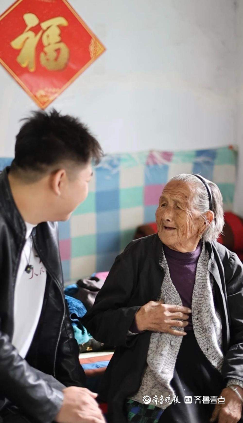 济南“90后”理发师去了100多个山村为老人理发：老人开心，也治愈了我