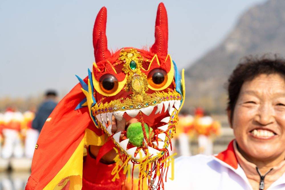 山水交融龙起舞！济南华山湖畔喜迎“龙抬头”