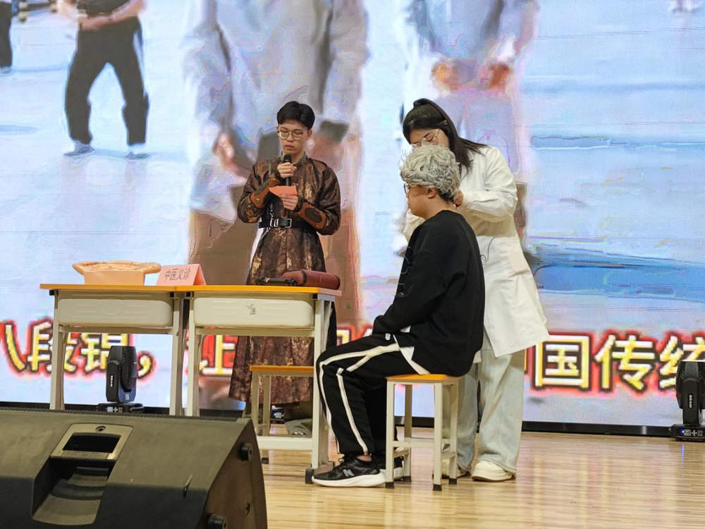 济南护理职业学院志愿服务月启动，万余名师生加入泉城义工