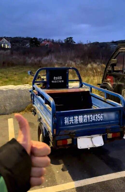 游客在瑞典小岛偶遇中国电动“三蹦子”，惊喜又好奇：车是怎么运过去的？