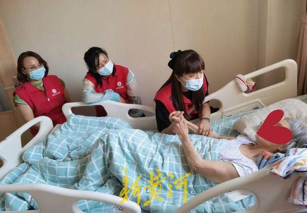 六旬生命关怀师图雅：叩开300余扇心门，守护生命“最后一公里”尊严