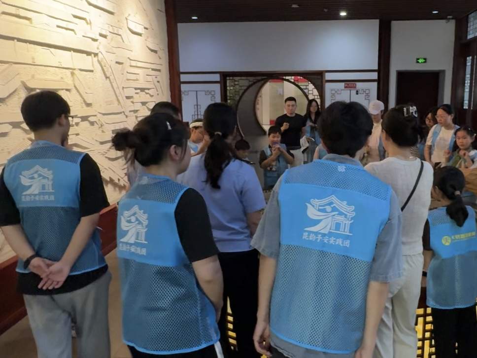南通大学杏林学院昆韵予安实践团开展“寻迹名贤风骨，赓续泰州文脉”主题实践活动