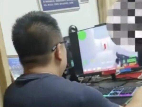 陕西礼泉警方通报“交警上班打游戏”:已停职