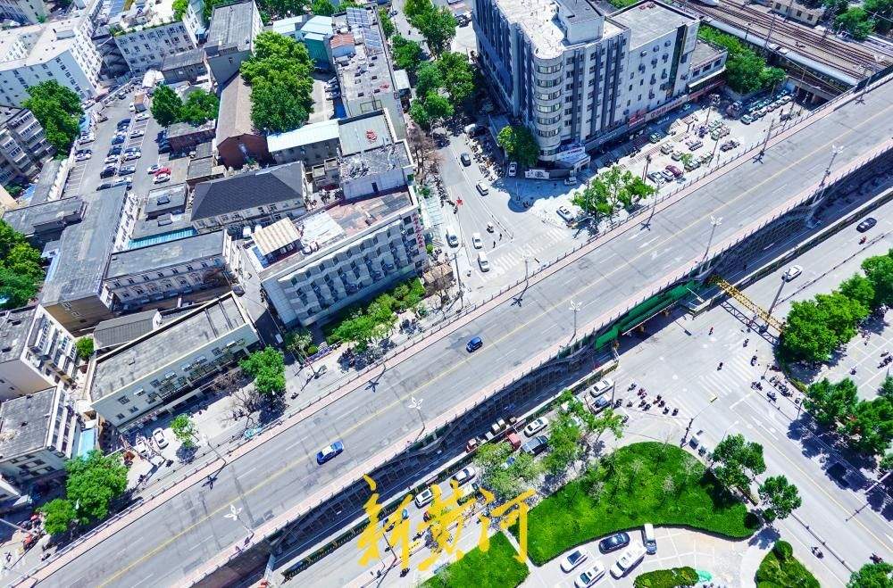 纬二路跨铁路天桥实施加固，明起桥上全封闭桥下半封闭