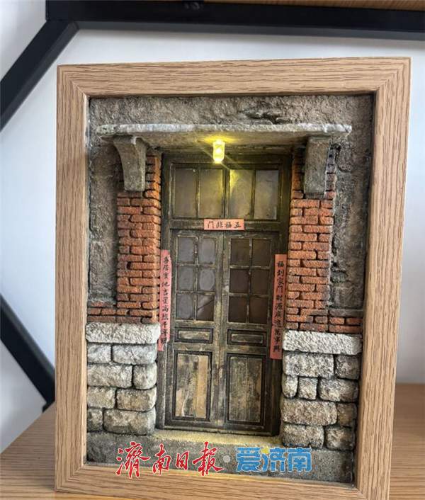 小伙微缩复刻爷爷老宅：200多个物件 最小的仅0.1厘米