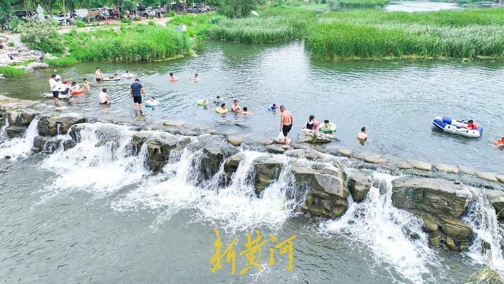 降雨为河道水库补源，山泉戏水成济南老师儿的避暑法宝
