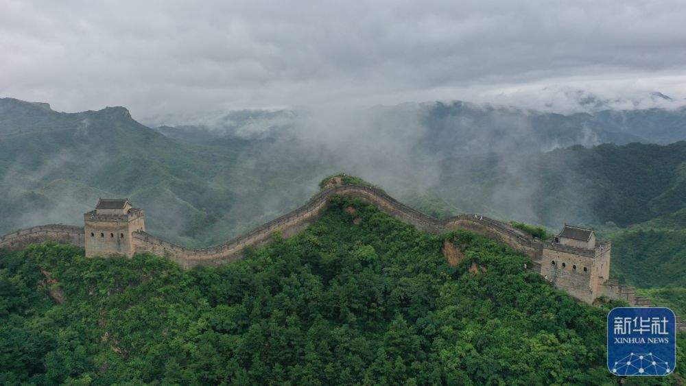 壮美的长城云海