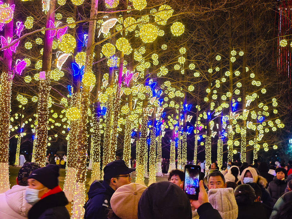 白天渐长，超然楼、天下第一泉迎春花灯会亮灯时间推迟