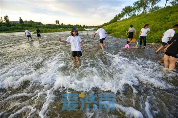 济南玉符河上游水库泄洪，下游河道全线复流