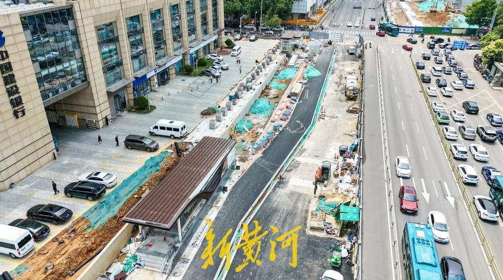 济南经一路地铁6号线站点“露脸”，出入口周边道路开启恢复施工