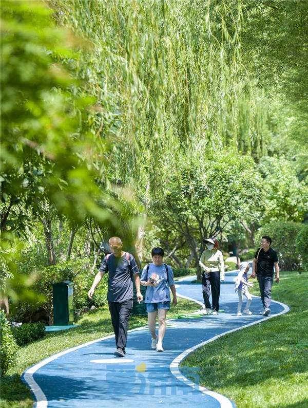 快来体验！千米绿道串起趵突泉和大明湖
