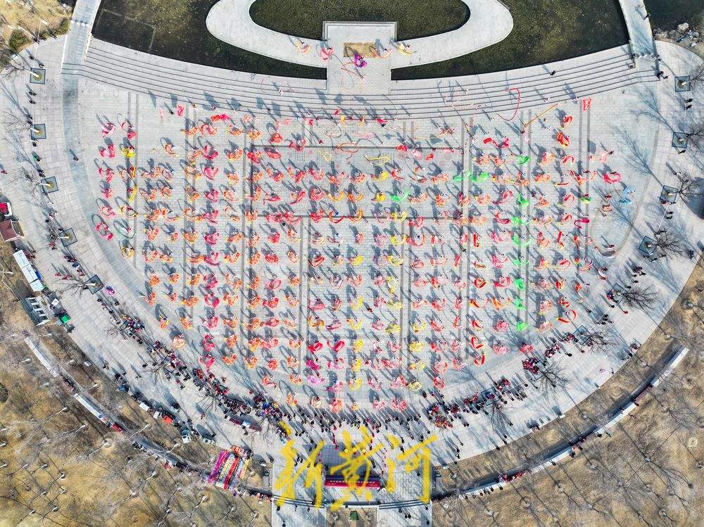 山水交融龙起舞！济南华山湖畔喜迎“龙抬头”