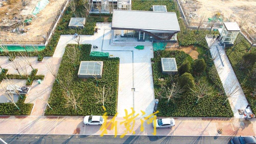 济南经十路齐鲁大道以东路段快车道恢复双向12车道通行