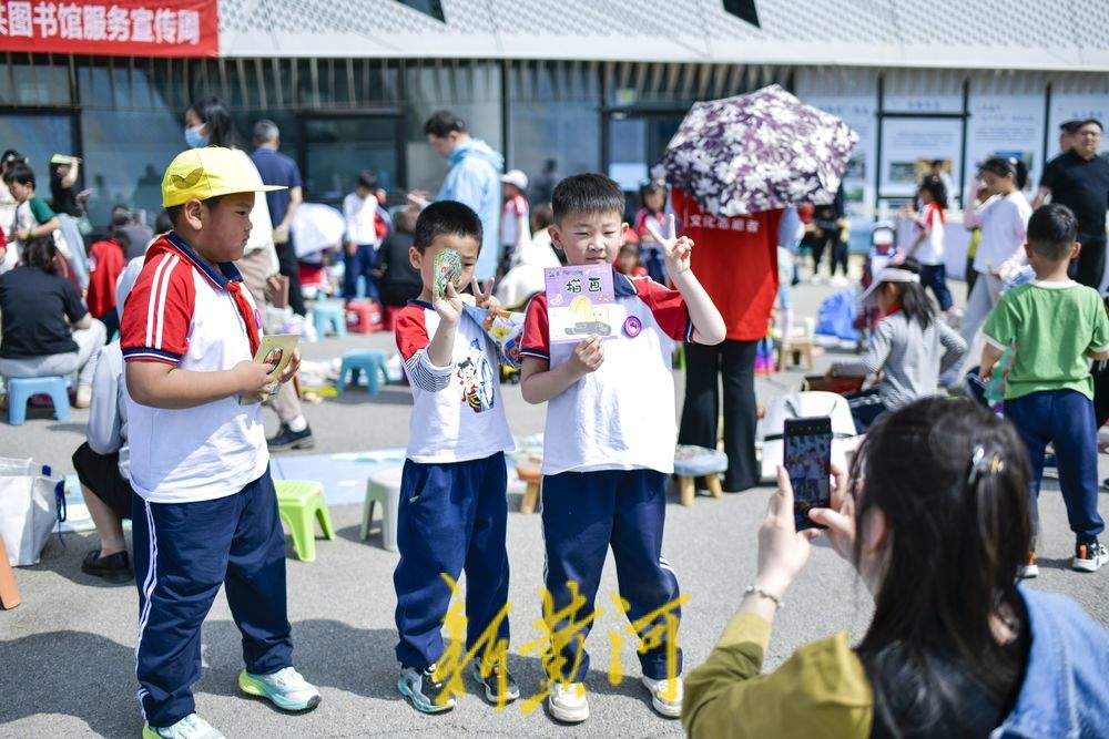 书籍跳蚤市场 书香流动“淘”趣无穷