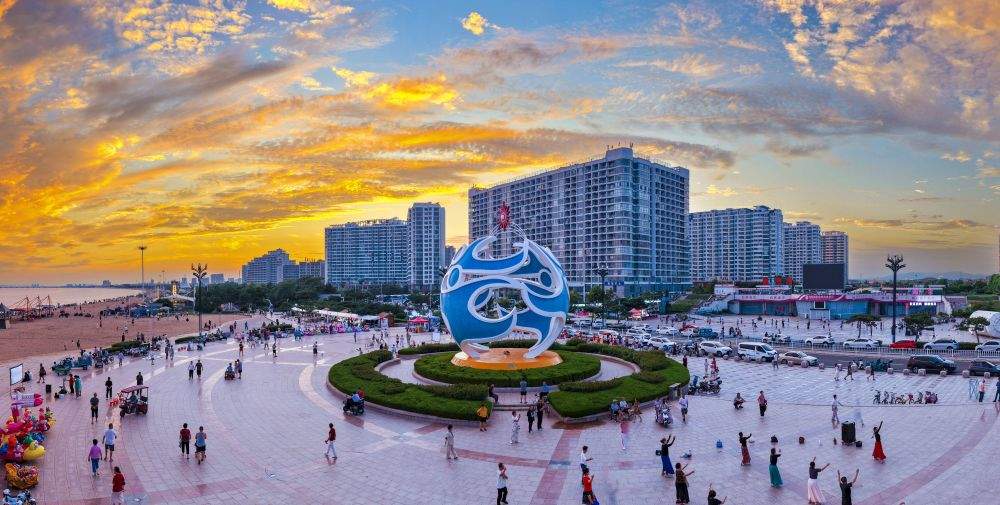 大看台｜久久不见久久见——从海阳到三亚，刻在沙滩上的中国记忆