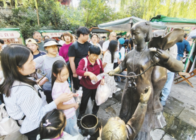 国庆假期第二天济南30家景区共接待游客66.41万人次 泉城文旅活力持续释放