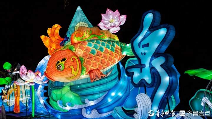 美轮美奂，天下第一泉迎春花灯会多组花灯调试亮灯