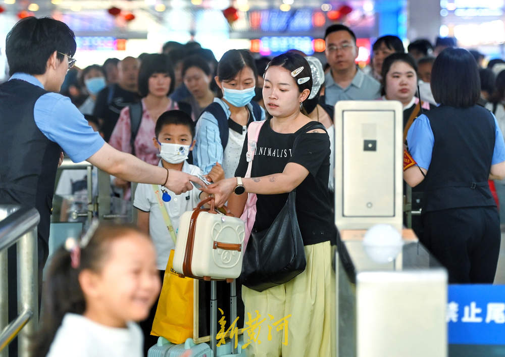 端午遇“六一” 济南铁路迎出行热：三大站预计发送83.5万人次