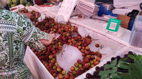 上市后高开低走，济南多种应季水果价格“腰斩”