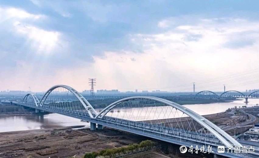 跨黄双桥通车一年，黄河从城市“边界”变发展“纽带”