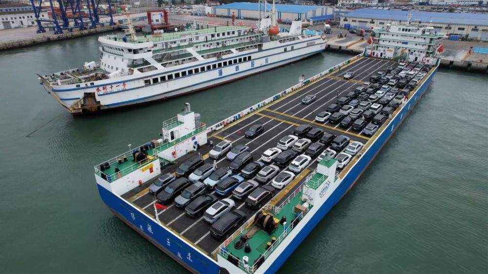 新华视点｜春节的坚守与担当 温暖相伴共赴团圆